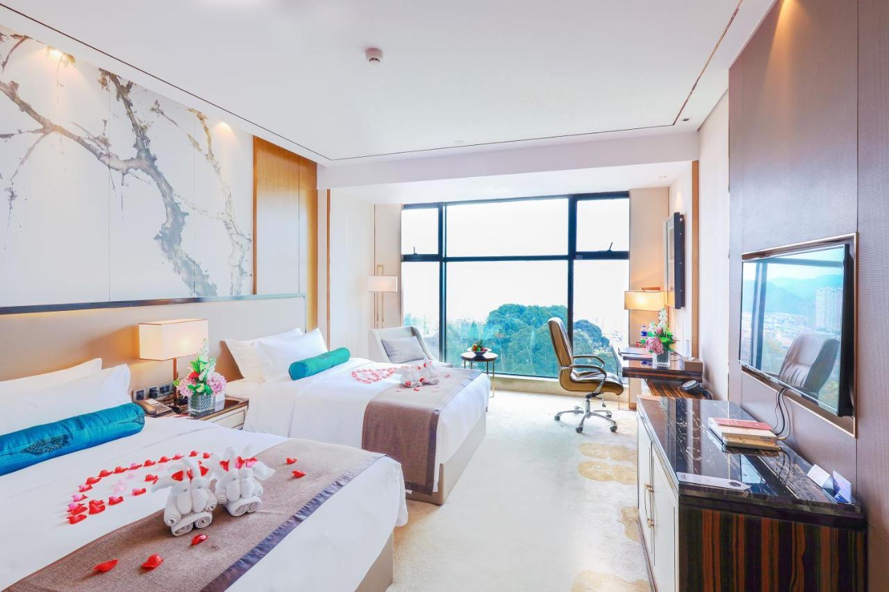 Argyle Grand Hotel Xingyi  Экстерьер фото