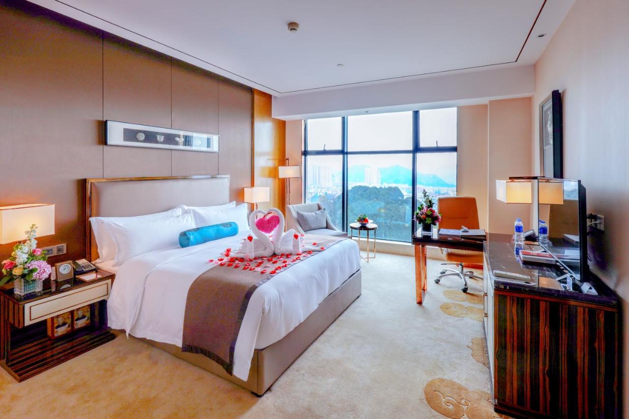 Argyle Grand Hotel Xingyi  Экстерьер фото