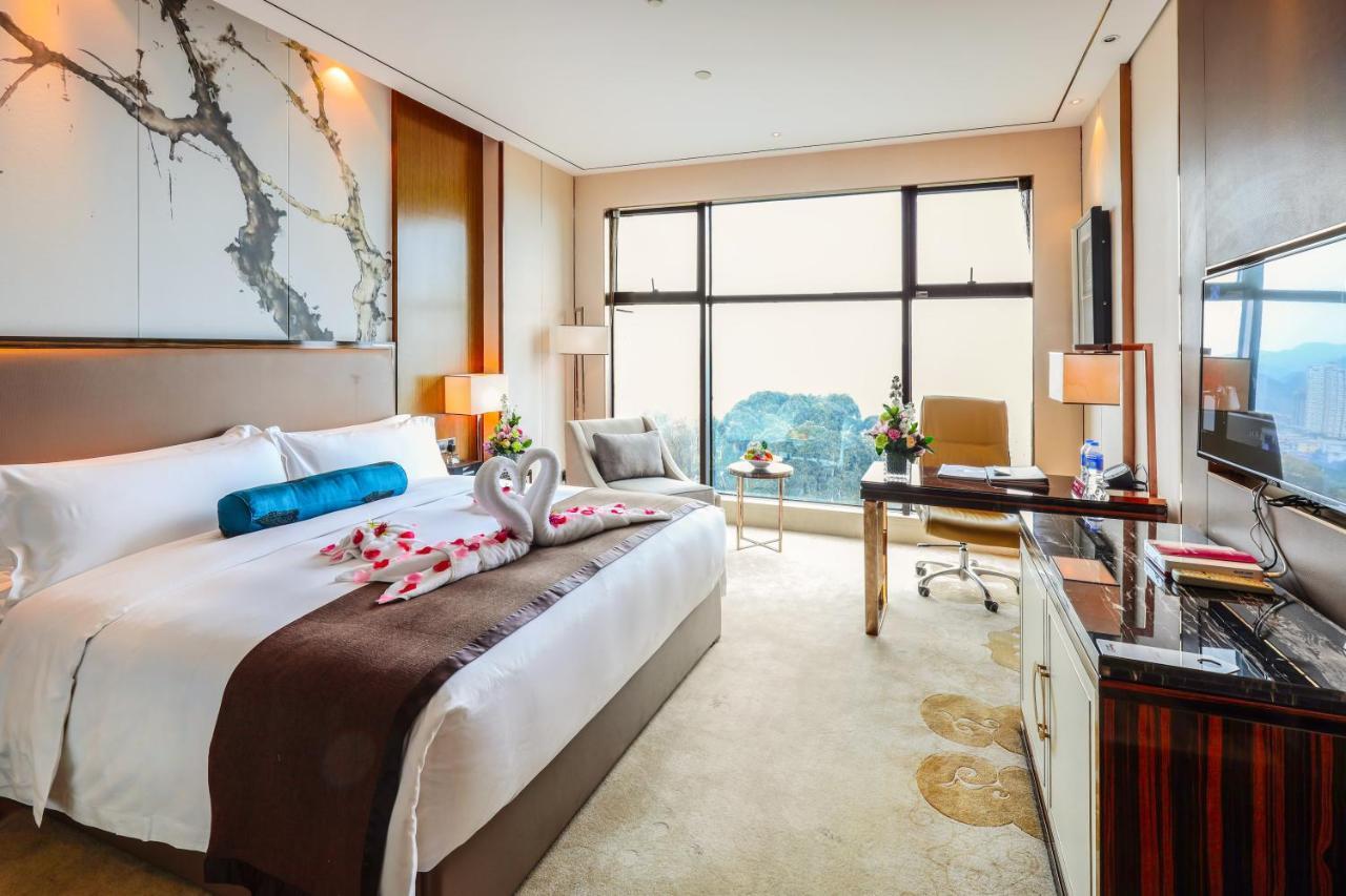 Argyle Grand Hotel Xingyi  Экстерьер фото