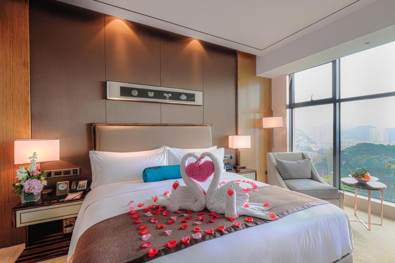 Argyle Grand Hotel Xingyi  Экстерьер фото