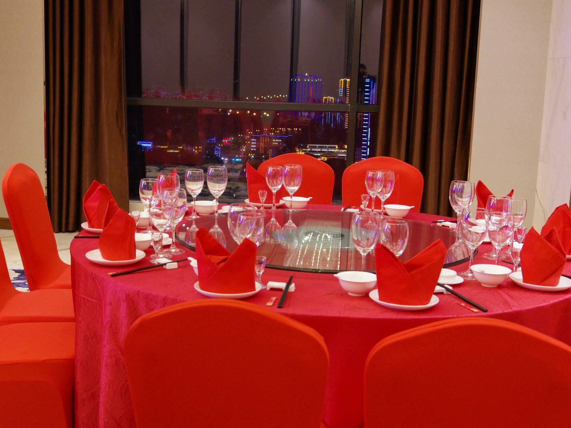 Argyle Grand Hotel Xingyi  Экстерьер фото