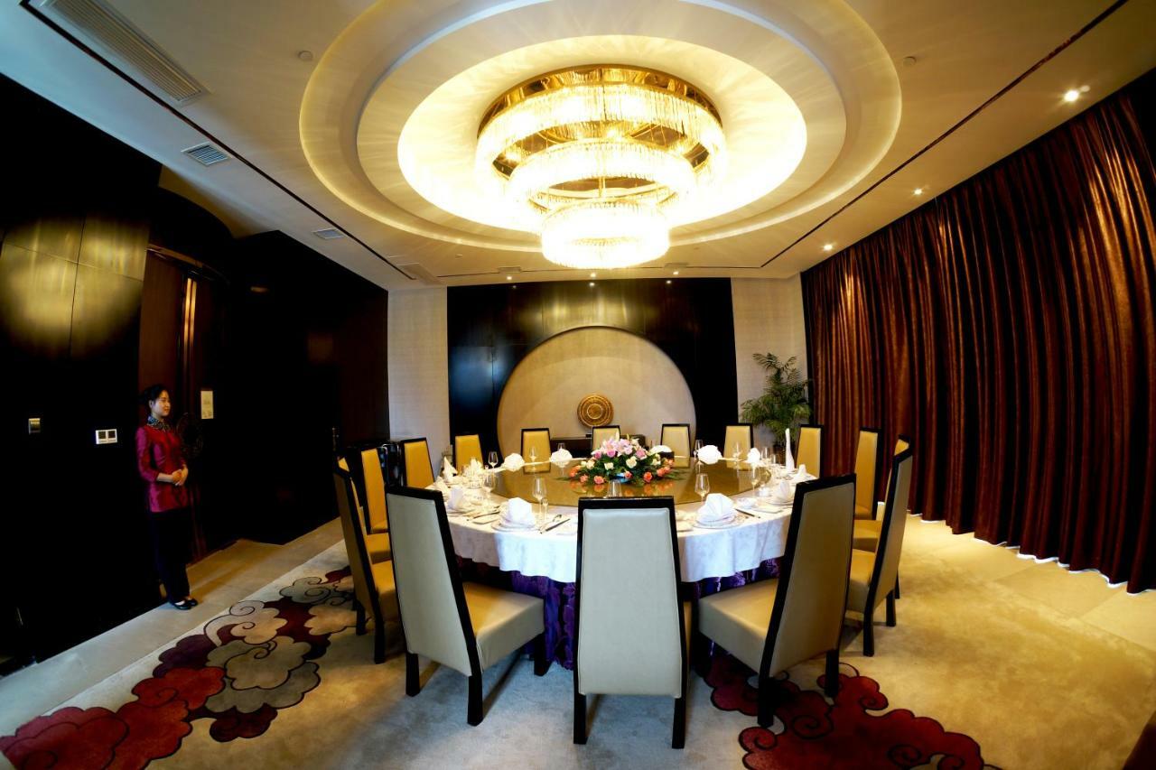 Argyle Grand Hotel Xingyi  Экстерьер фото